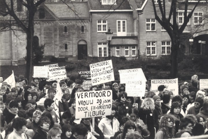 Demonstratie Munsterplein 1982.jpg